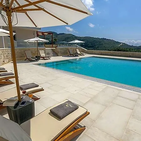 Szálloda Petani 3*