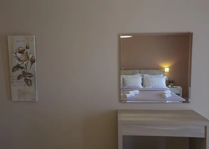 Hotel Petani Vovikes